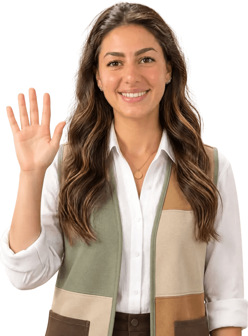 Paola Sollecito, ingeniero civil, sonriendo y saludando con la mano